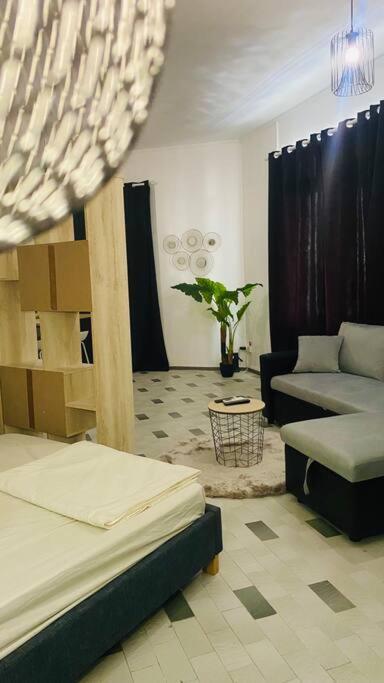 Urban Zen Appart Spacieux Studio Atypique Avec Bain A Remous Proche De Tout بوانت-آه-بيتر المظهر الخارجي الصورة