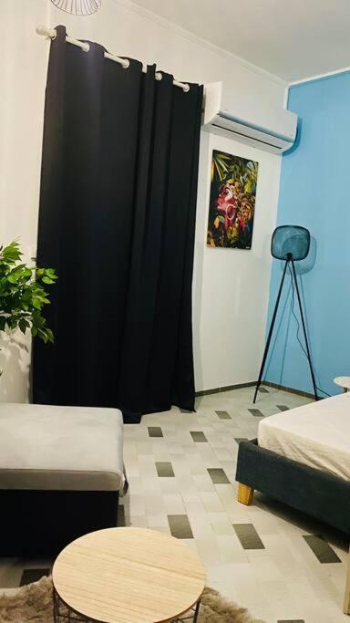 Urban Zen Appart Spacieux Studio Atypique Avec Bain A Remous Proche De Tout بوانت-آه-بيتر المظهر الخارجي الصورة