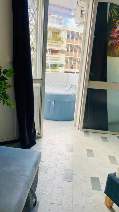 Urban Zen Appart Spacieux Studio Atypique Avec Bain A Remous Proche De Tout بوانت-آه-بيتر المظهر الخارجي الصورة